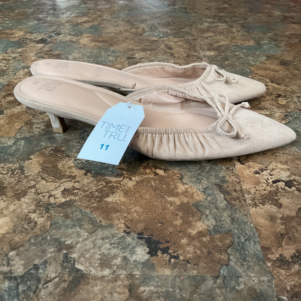 Time And Tru Kitten Heels Womens Size 11 Beige Suede Slip On Heeled Shoes